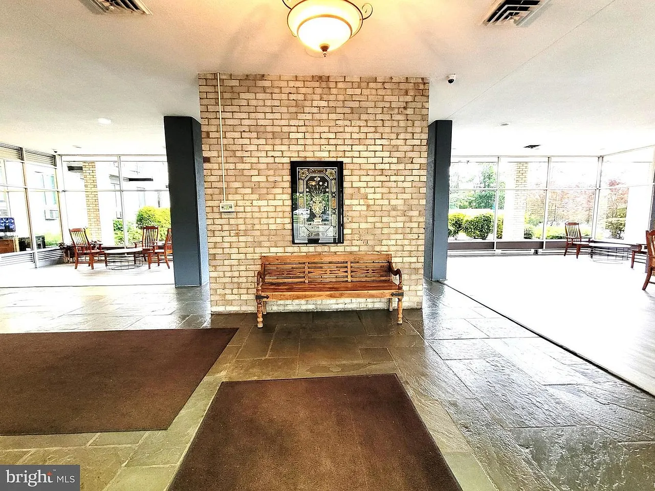 2 bed, 854 sqft, $1,900 — Photo 2