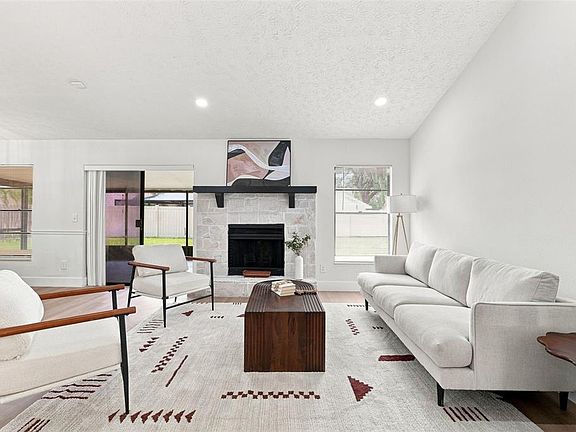 3rd image of 1607 OAK ARBOR LANE
