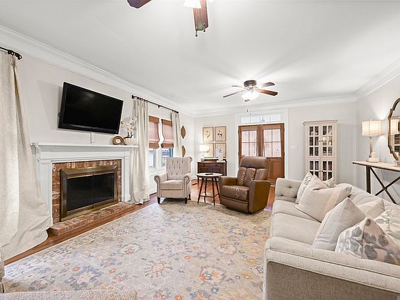 4th image of 310 Lee Ave