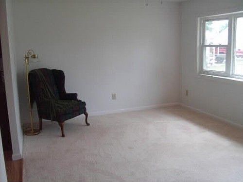 2nd image of 23 Richwood Ct