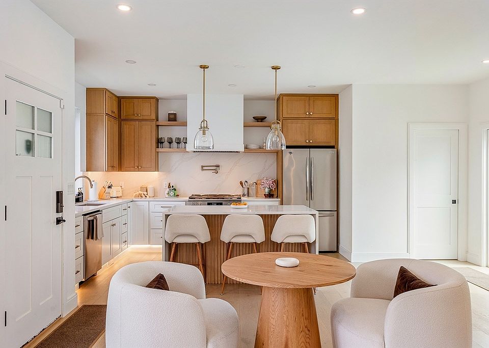 1st image of 45 Kelvin St #45