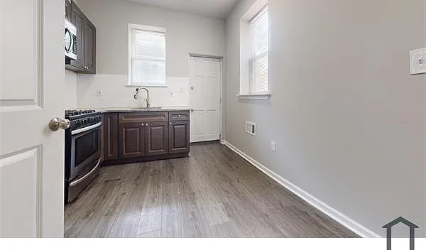3 bed, $1,480 — Photo 2