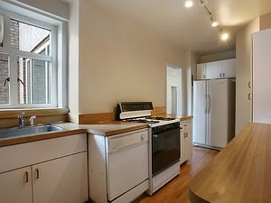 Sold by Corcoran | media 25