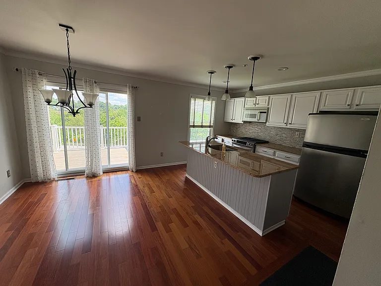 304 Huntington Ct #62 — Photo 6