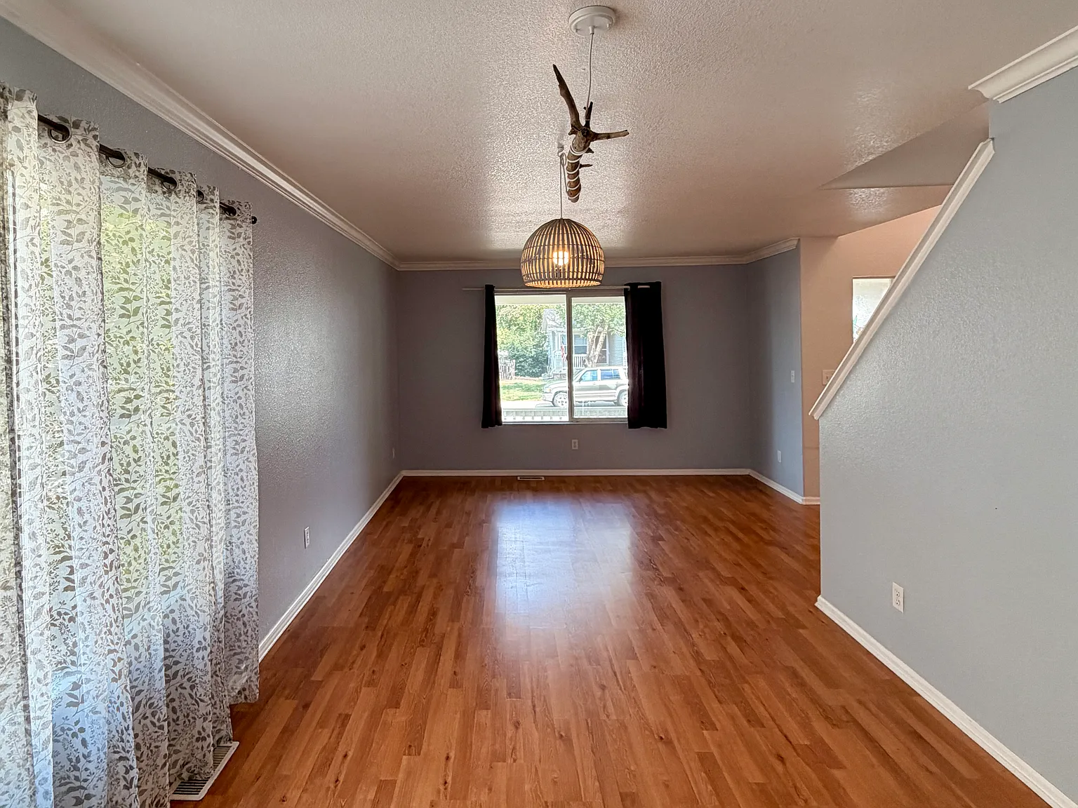 4 bed, 2.5 bath, 3279 sqft, $3,050 — Photo 4