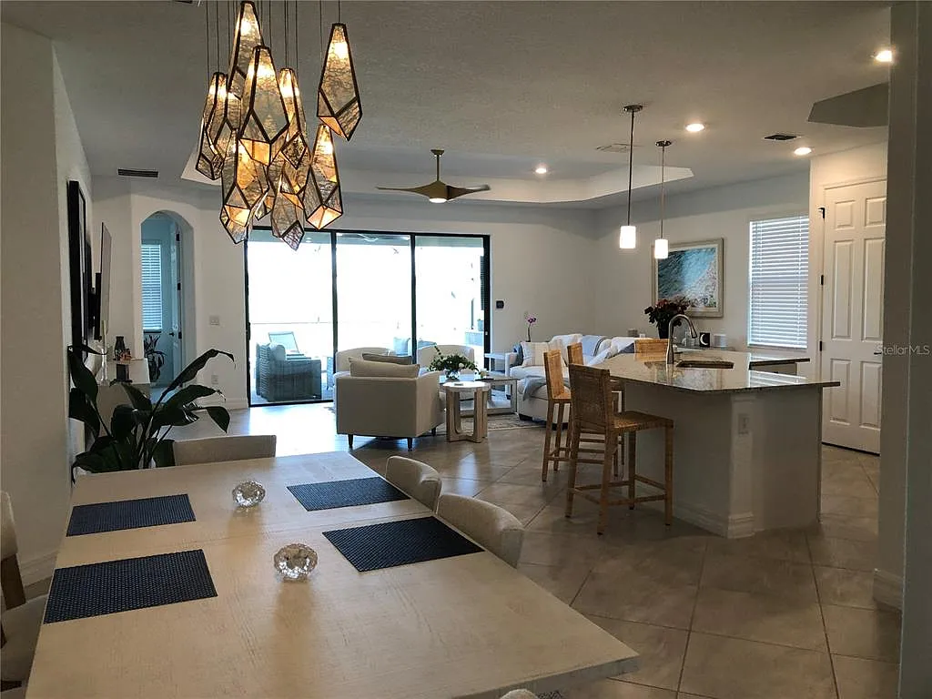3 bed, 2.0 bath, 2246 sqft, $5,500 — Photo 4