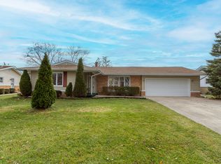 213 Edgeware Rd, Elk Grove Village, IL 60007