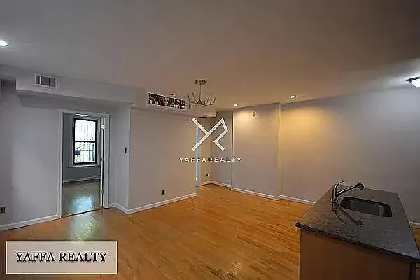 Rented by Yaffa Realty LLC | media 2