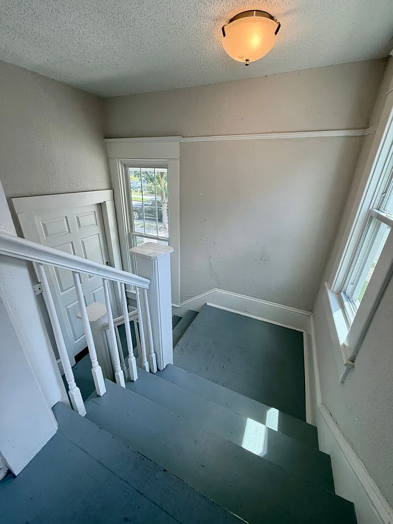 1016 E Anderson St — Photo 4