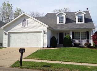 940 Oak Knoll Manor Dr, Saint Louis, MO 63119