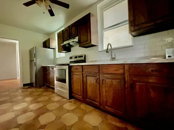 2476 Arthur Avenue image 6 of 6