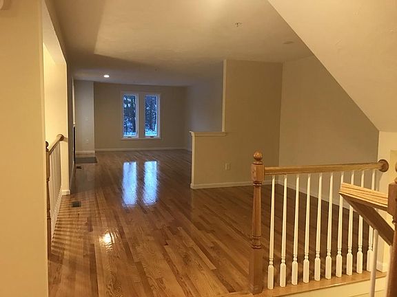 3rd image of 103 Old Bridge Ln #1C