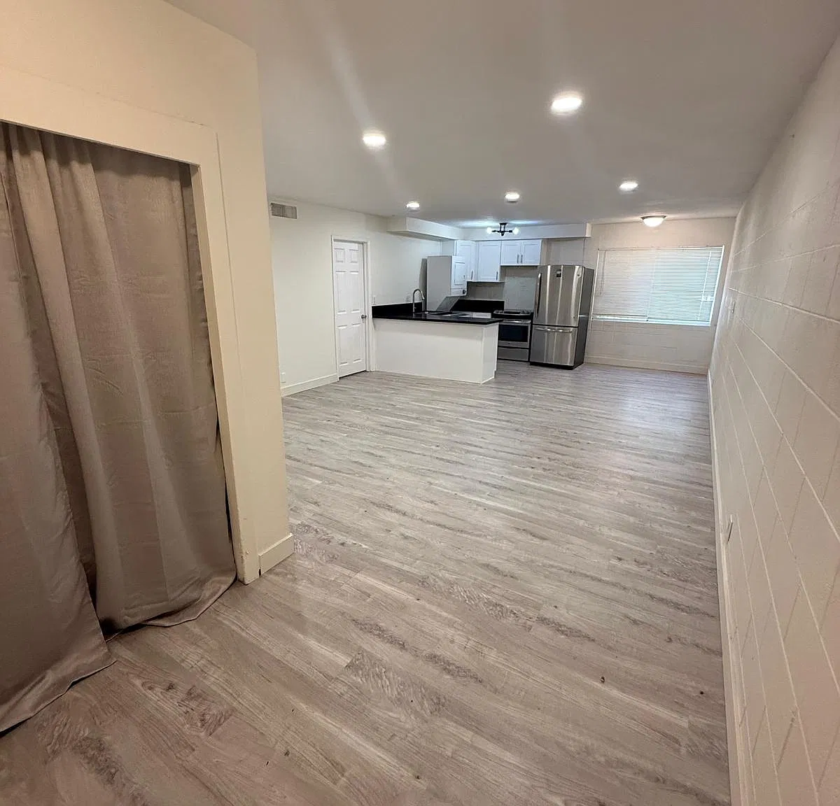 2913 Stewart Ave — Photo 3