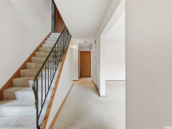 4th image of 78 Harvard CRESCENT