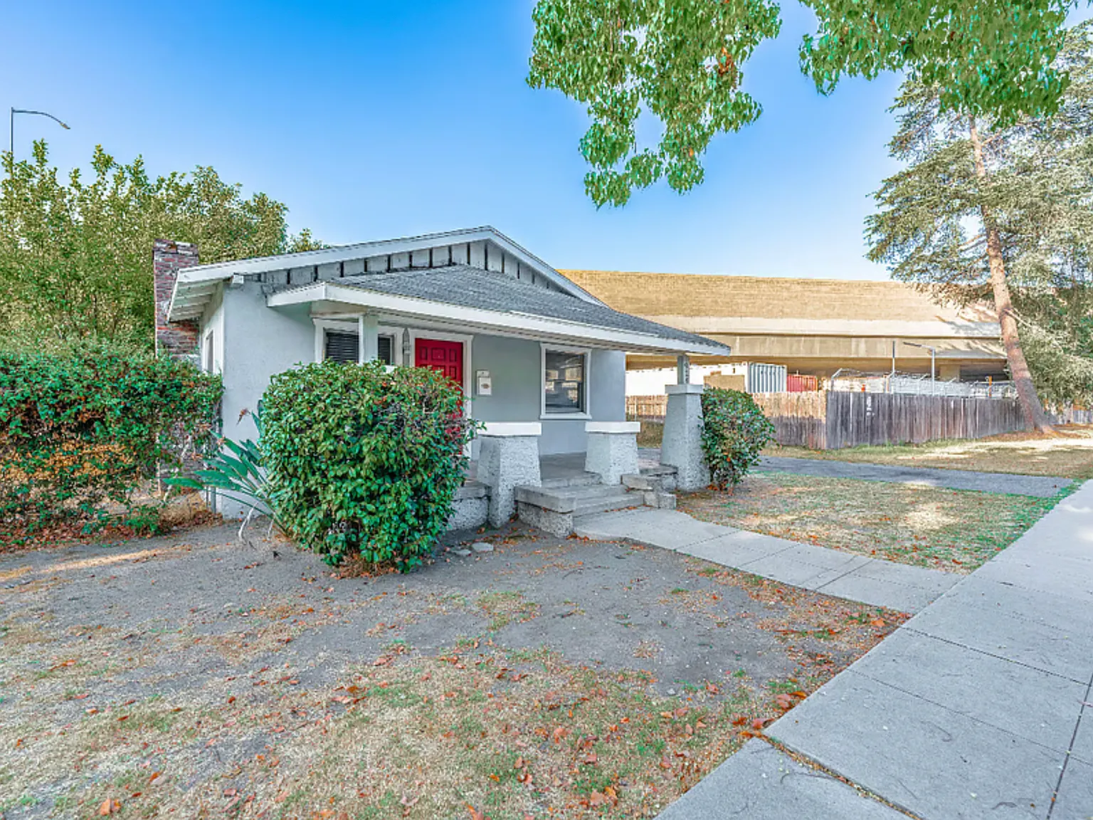 3 bed, 1137 sqft, $3,900 — Photo 2