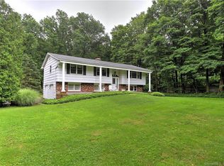 536 Elm St, Monroe, CT 06468