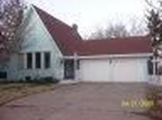 1804 Denholm Dr, Manhattan, KS 66503