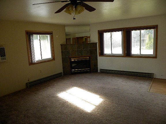 4th image of 1633 Sturm Ave