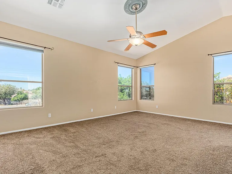 504 N Swallow Ln — Photo 41