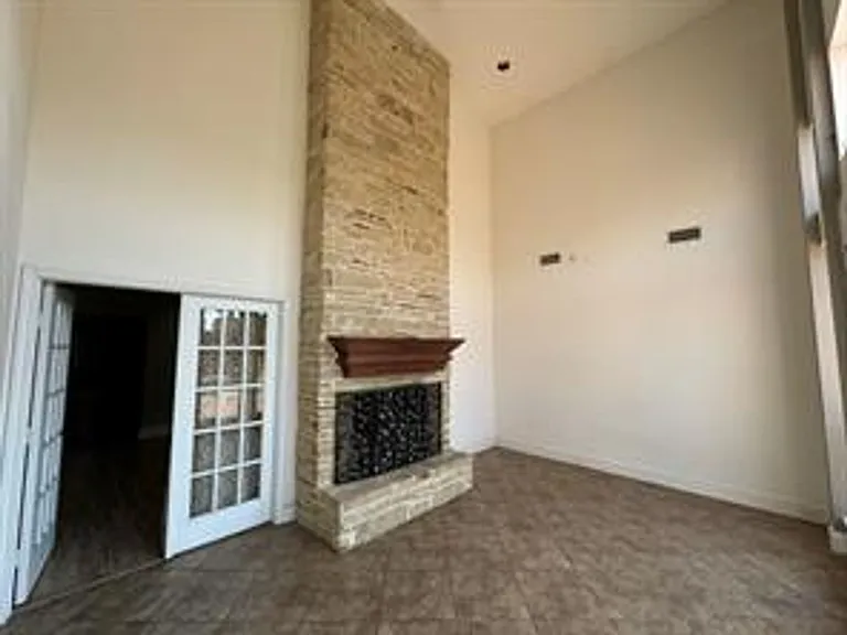 1100 Hunters Creek Dr — Photo 29