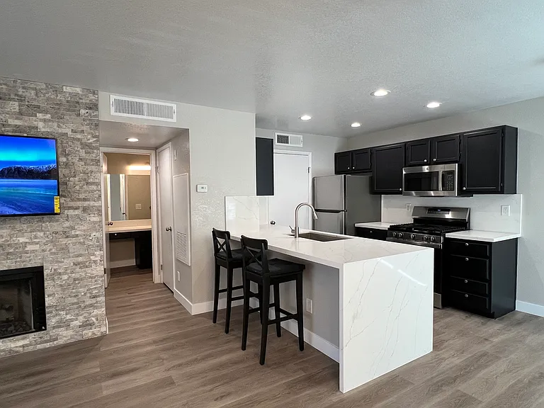 7570 Flamingo Rd #255 — Photo 3