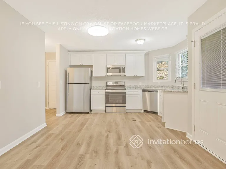 1648 Roman Point Dr — Photo 7