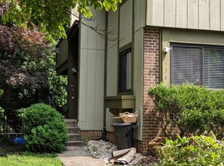 2134 Glencourse Ln, Reston, VA 20191