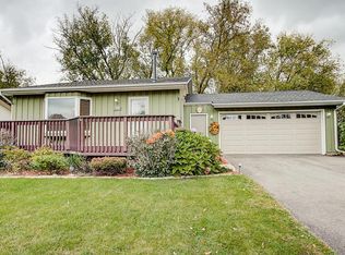 1587 Sandhurst Ave E, Maplewood, MN 55109