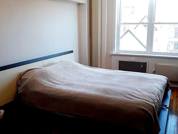 5th image of 2035 E 7th St APT 4G