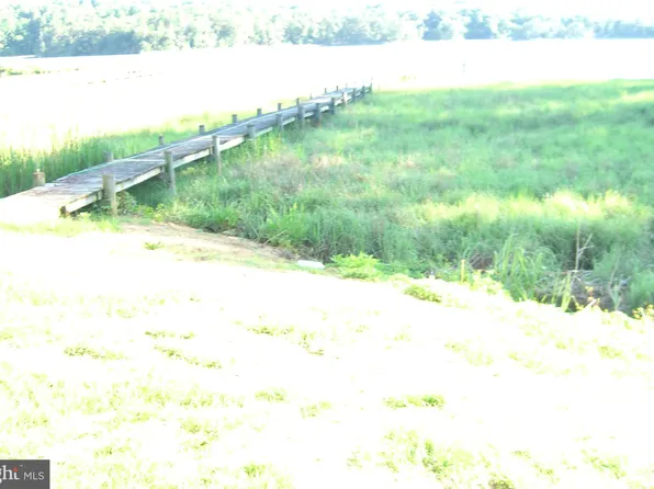 30087 Cross Woods Dr, Mechanicsville, MD 20659