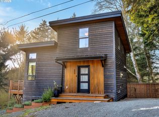 696 N Spruce St, Cannon Beach, OR 97110