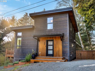 696 N Spruce St, Cannon Beach, OR, 97110