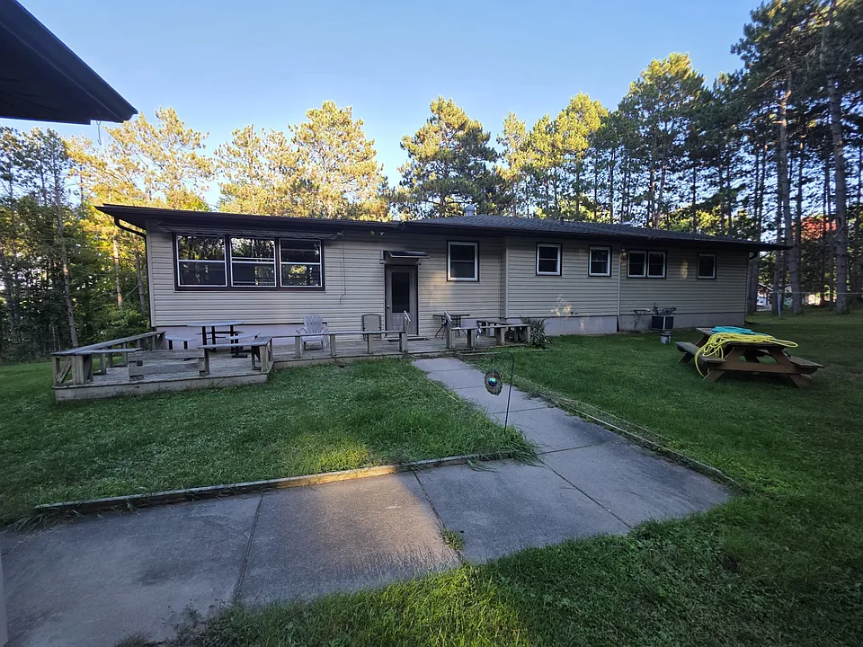 917 Sunrise Beach Dr