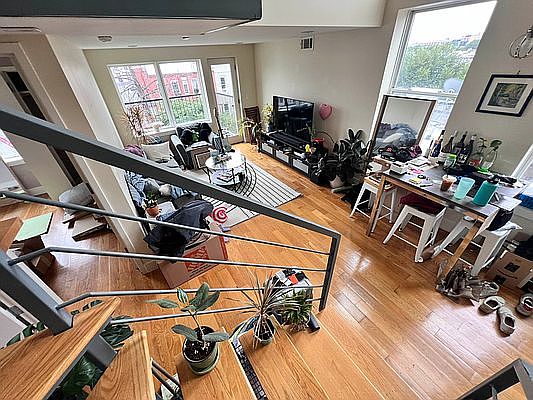 4th image of 374 Harman St #4B