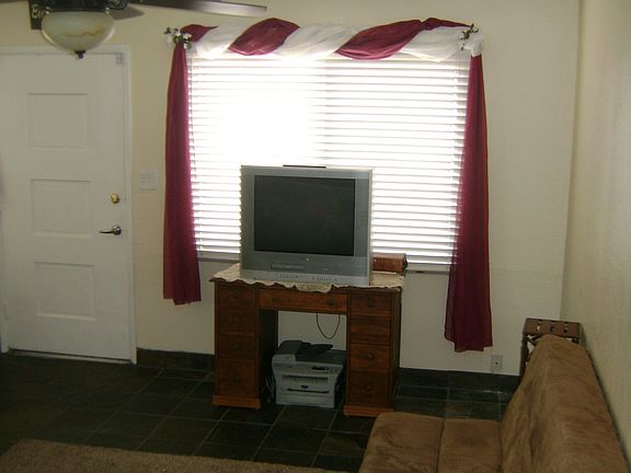 FRONT ROOM