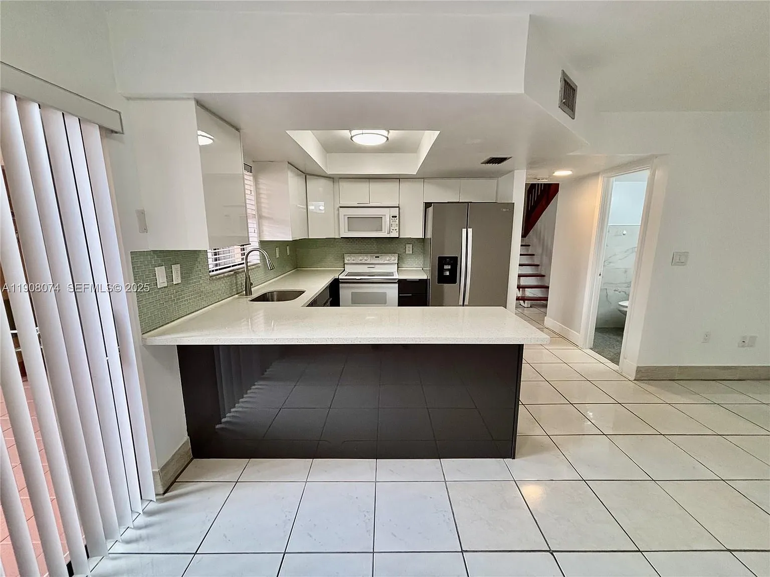3 bed, 1500 sqft, $3,000 — Photo 3