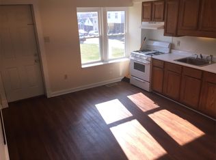 30 4th St, Midland, PA 15059