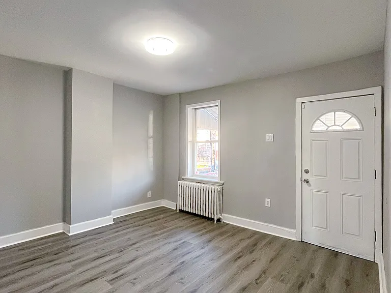 215 N 9th St — Photo 2