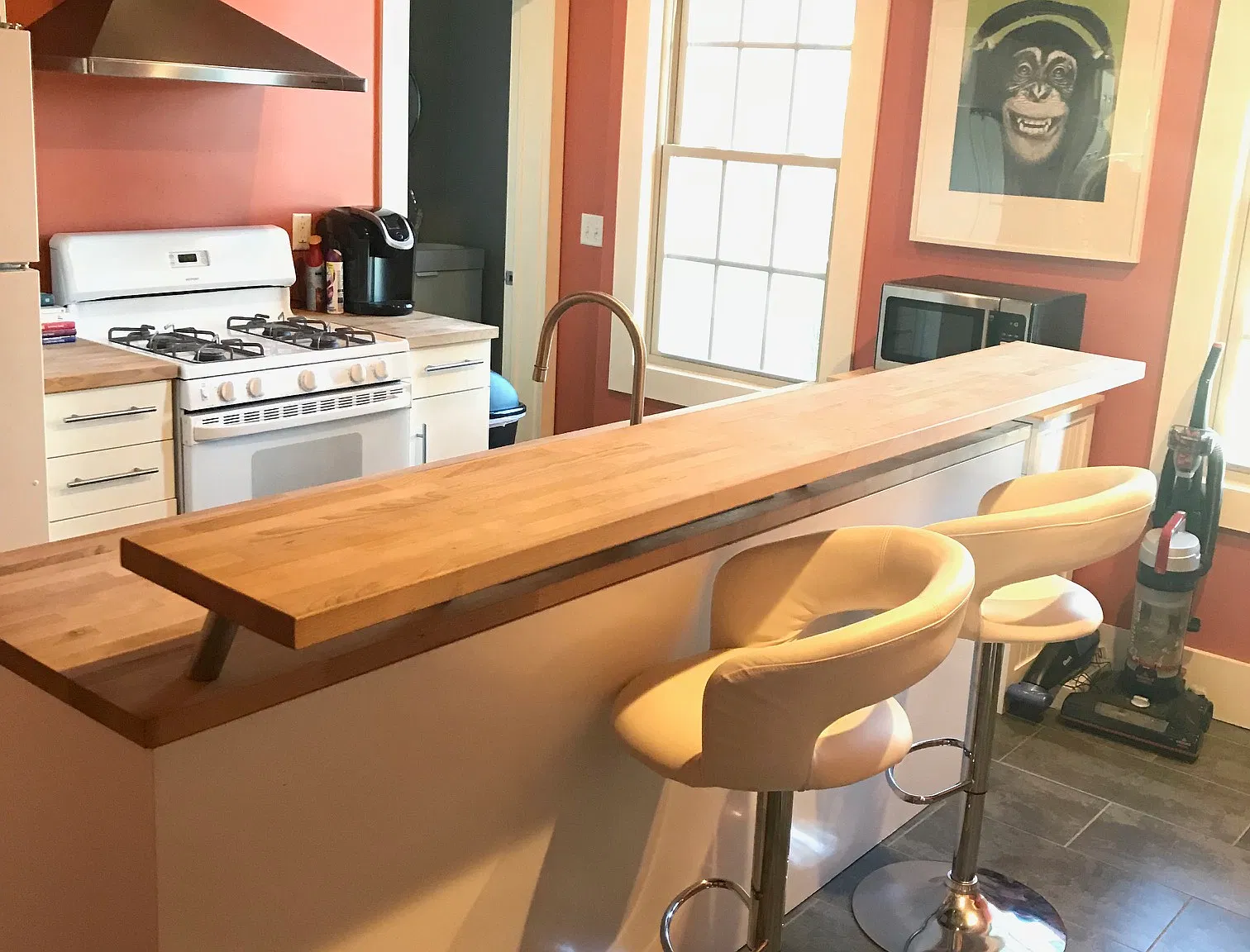 2 bed, 1000 sqft, $2,240 — Photo 2