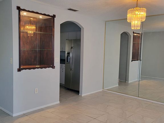 2nd image of 523 Heather Glen Dr