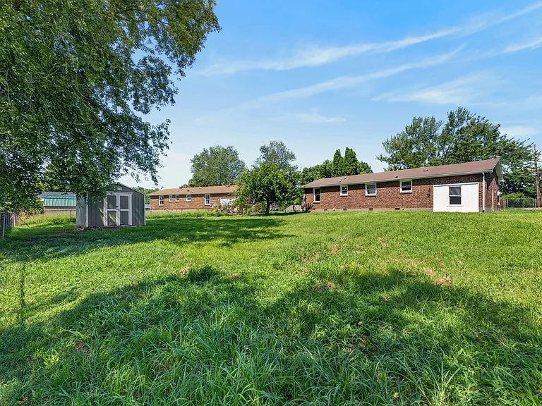 573 Waldorf Dr — Photo 23