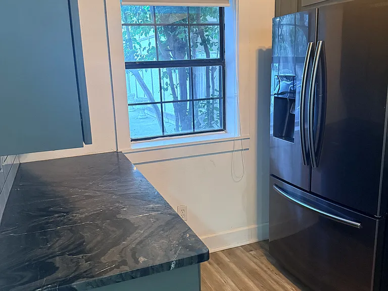 1201 Louisiana St #10 — Photo 14