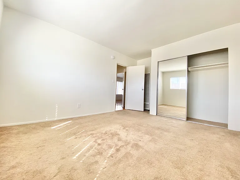 21 Thornton Ave — Photo 9