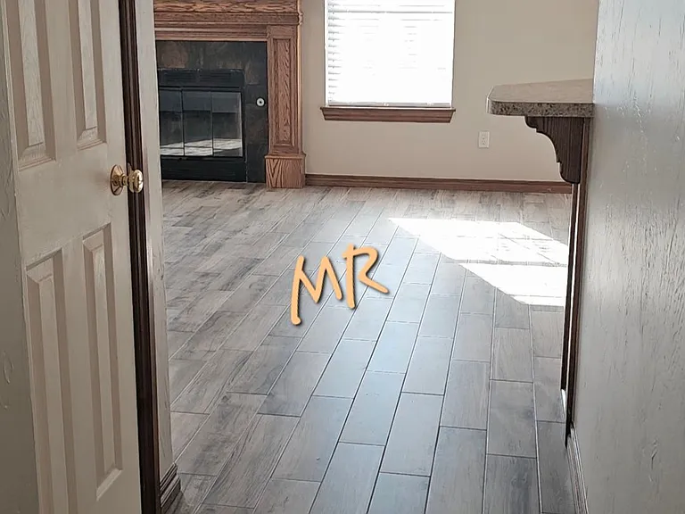 624 E Katelyn Ln — Photo 5