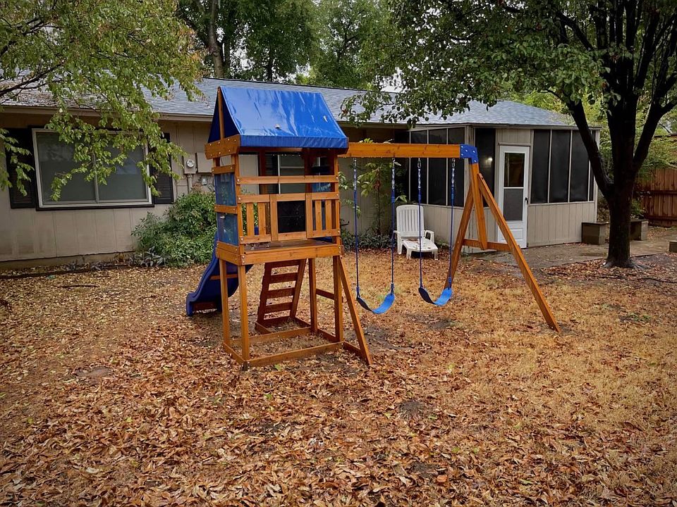 1st image of 3004 Montclair Pl
