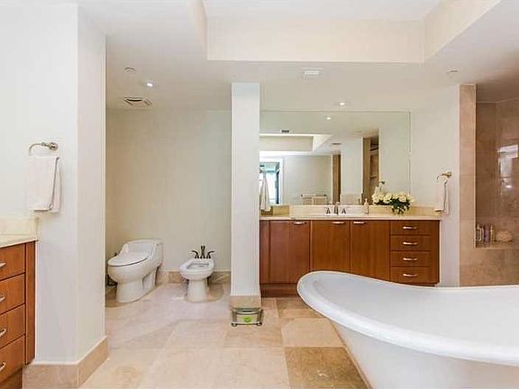 4th image of 3301 NE 183rd St Unit 803