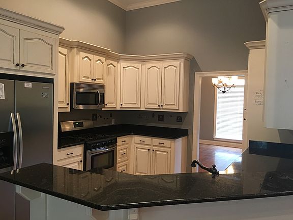 2nd image of 90 Auburn Pl