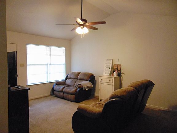 5th image of 404B Avenue S