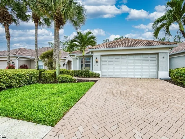 9521 Hemingway Ln, Fort Myers, FL 33913
