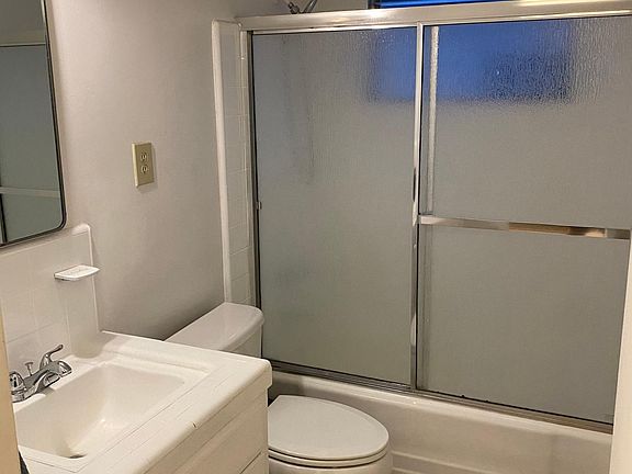 3rd image of 1009 N Croft Ave APT 5